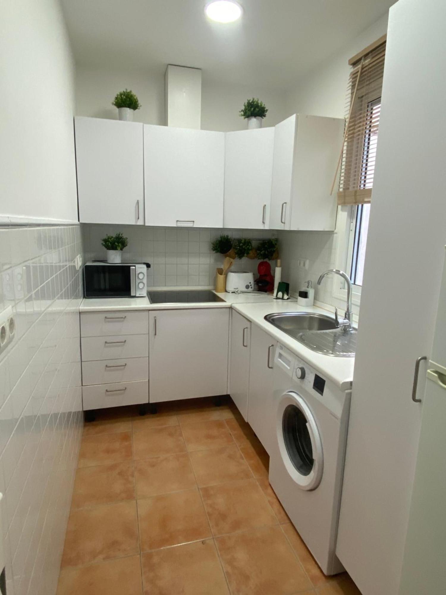 2 Bedroom Virgen De Begona Seville Luaran gambar