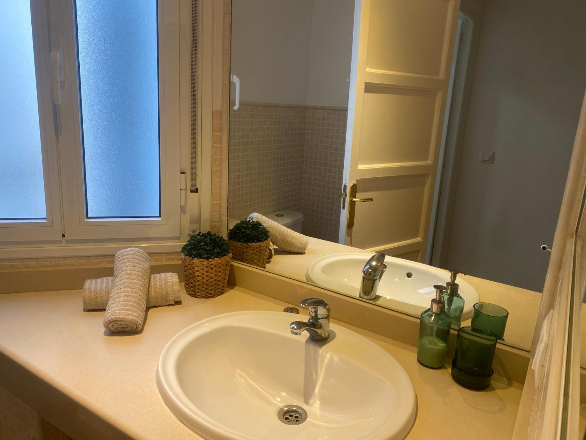 2 Bedroom Virgen De Begona Seville Luaran gambar