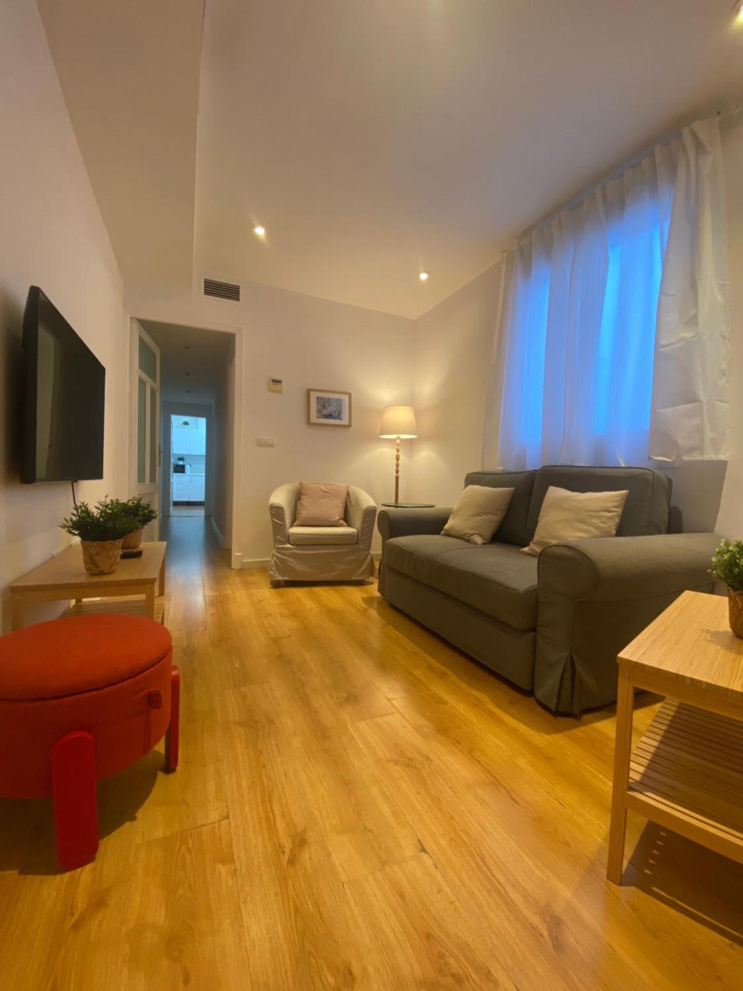 2 Bedroom Virgen De Begona Seville Luaran gambar